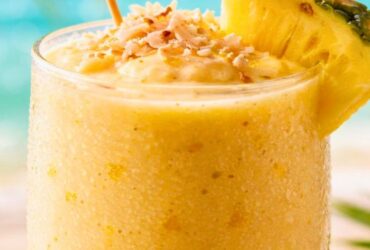 Tropical Mango Pineapple Smoothie Recipe