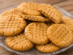 The Betty Crocker Peanut Butter Cookies Recipe is a classic treat loved by many families. These cookies are soft, sweet and full of rich peanut butter flavor.