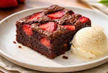 Strawberry Chocolate Fudge Brownies Recipe